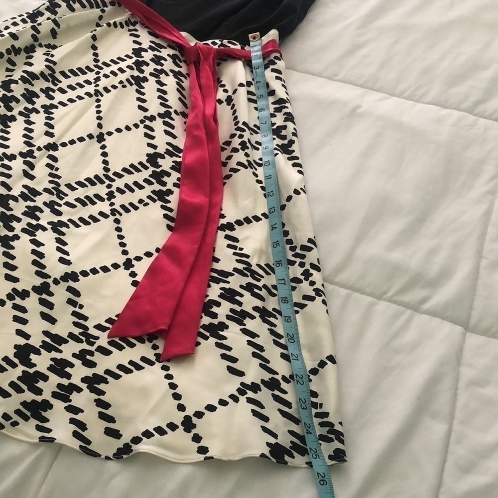 Lilly Pulitzer party dress with a pattern - Picture 3 of 10